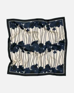 Lauhtua Lammet Silk Scarf