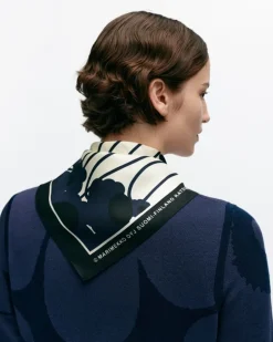 Lauhtua Lammet Silk Scarf