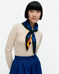 Lauhtua Unikko Silk Scarf