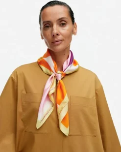Lauhtua Unikko Silk Scarf